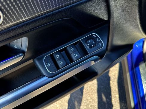 Used 2021 Mercedes-Benz GLB 250 GLB 250 w/ Premium Package image 13