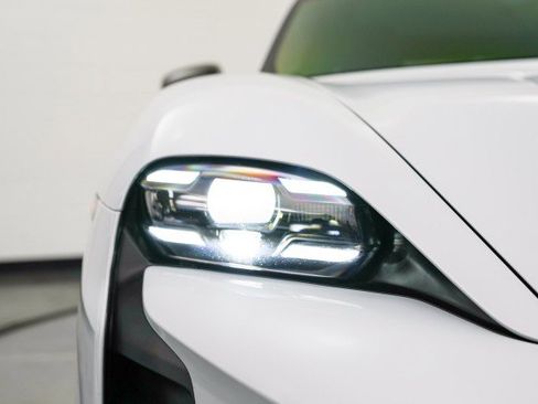 Used 2022 Porsche Taycan Turbo S image 10