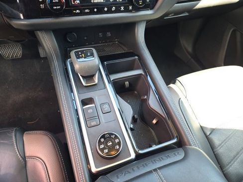 Used 2023 Nissan Pathfinder Platinum w/ Black Appearance Package image 19