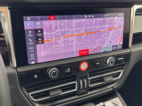 Certified 2026 Porsche Macan AWD/4WD image 23