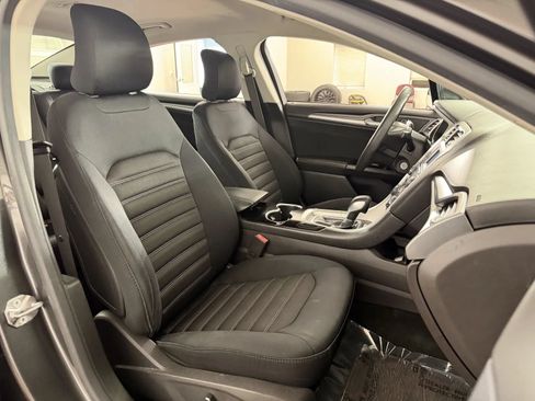 Used 2015 Ford Fusion SE FWD image 33