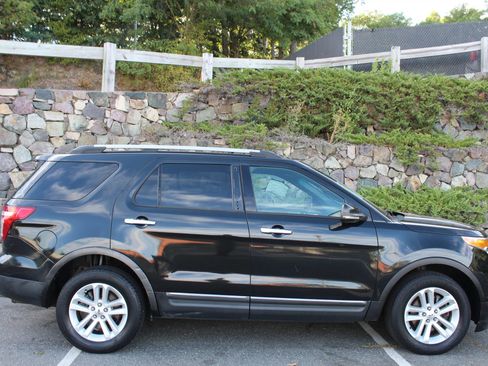 Used 2013 Ford Explorer XLT image 5