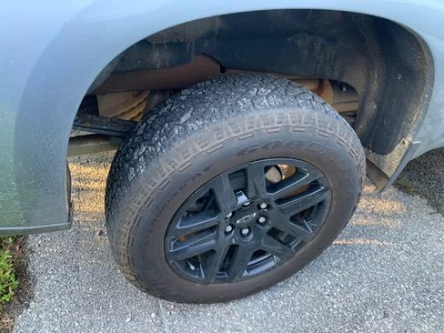 Used 2025 Chevrolet Silverado 1500 Custom Trail Boss AWD/4WD image 9