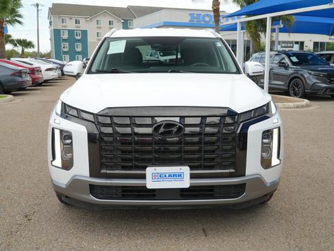 Used 2024 Hyundai Palisade SEL FWD image 2