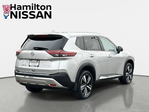 Used 2023 Nissan Rogue Platinum w/ Platinum Premium Package image 2