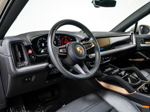 Certified 2026 Porsche Cayenne Coupe AWD/4WD image 14
