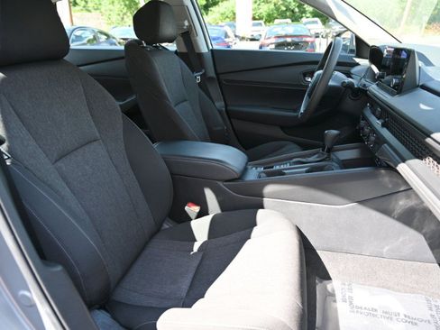 Used 2024 Honda Accord EX image 18