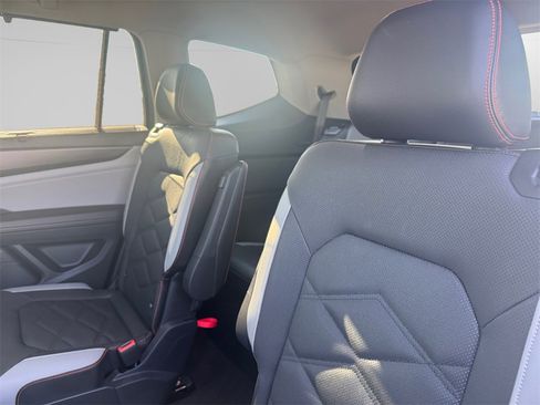 Used 2024 Volkswagen Atlas Peak Edition SEL image 13