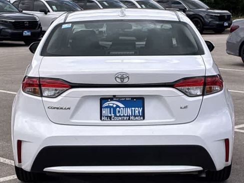 Used 2022 Toyota Corolla LE FWD image 5