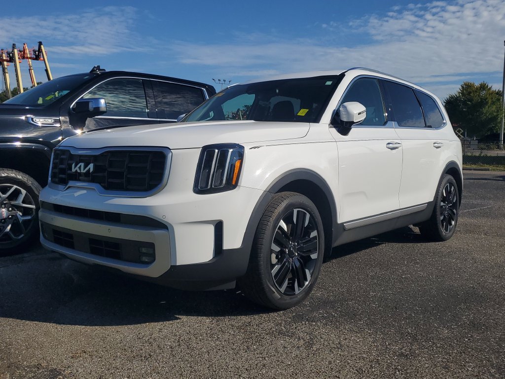 Used 2024 Kia Telluride SX w/ Towing Package FWD image 2