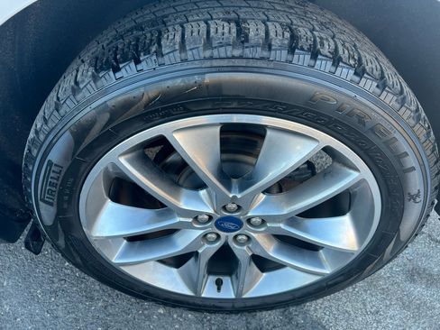 Used 2018 Ford Edge Titanium w/ Equipment Group 302A image 9