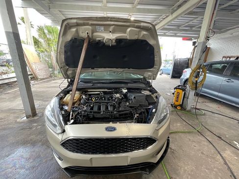 Used 2018 Ford Focus SE FWD image 15