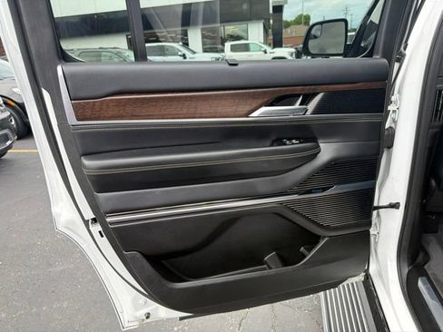 Used 2024 Jeep Grand Wagoneer Series I w/ Rear Seat Video Group 1 AWD/4WD image 13