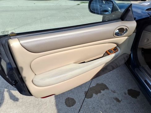 Used 2002 Jaguar XK8 Convertible RWD image 15