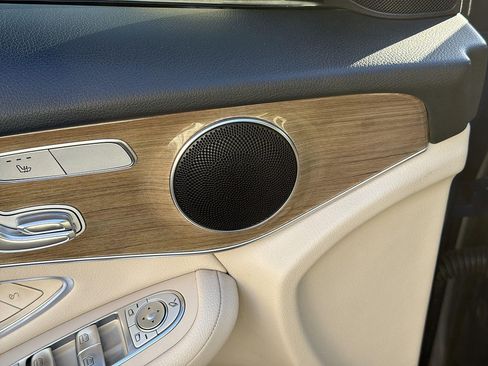 Used 2018 Mercedes-Benz GLC 300 image 23