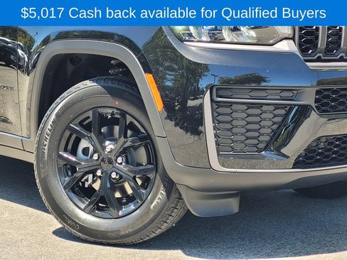 New 2026 Jeep Grand Cherokee Altitude AWD/4WD image 2