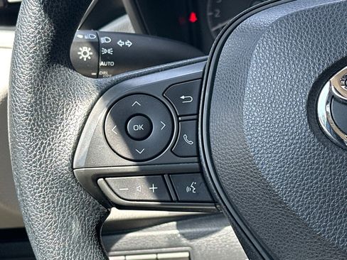 Used 2021 Toyota Corolla LE image 21