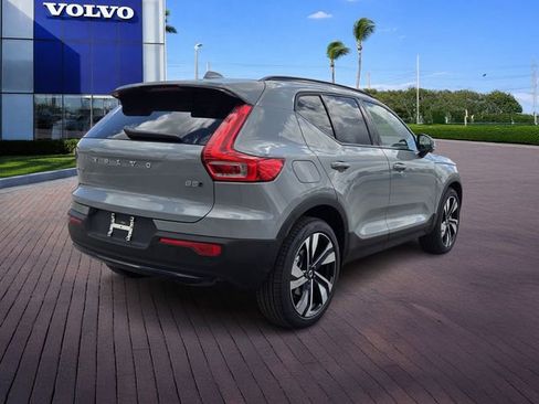 New 2026 Volvo XC40 B5 Plus w/ Climate Package AWD/4WD image 7