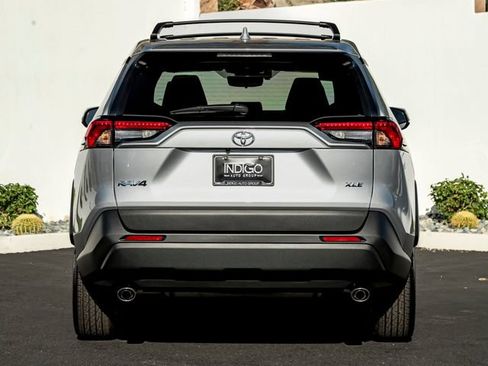 Used 2025 Toyota RAV4 XLE w/ Convenience Package FWD image 9