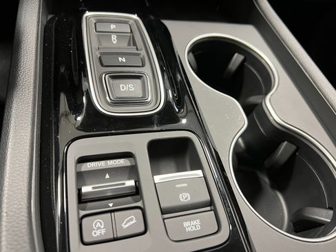 New 2025 Honda Pilot Touring image 21