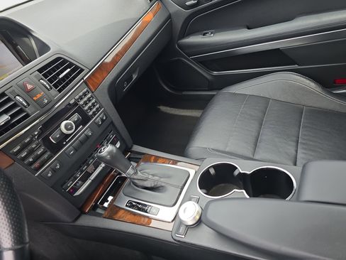 Used 2011 Mercedes-Benz E 550 Coupe image 21
