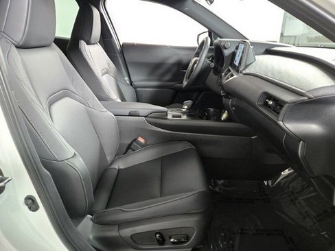 Certified 2025 Lexus UX 300h FWD w/ Accessory Package (Z1) image 22