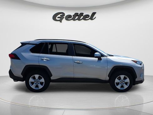 Used 2019 Toyota RAV4 XLE w/ Convenience Package AWD/4WD image 4