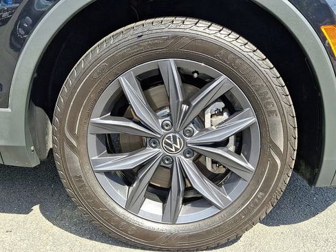 Used 2022 Volkswagen Tiguan SE AWD/4WD image 8