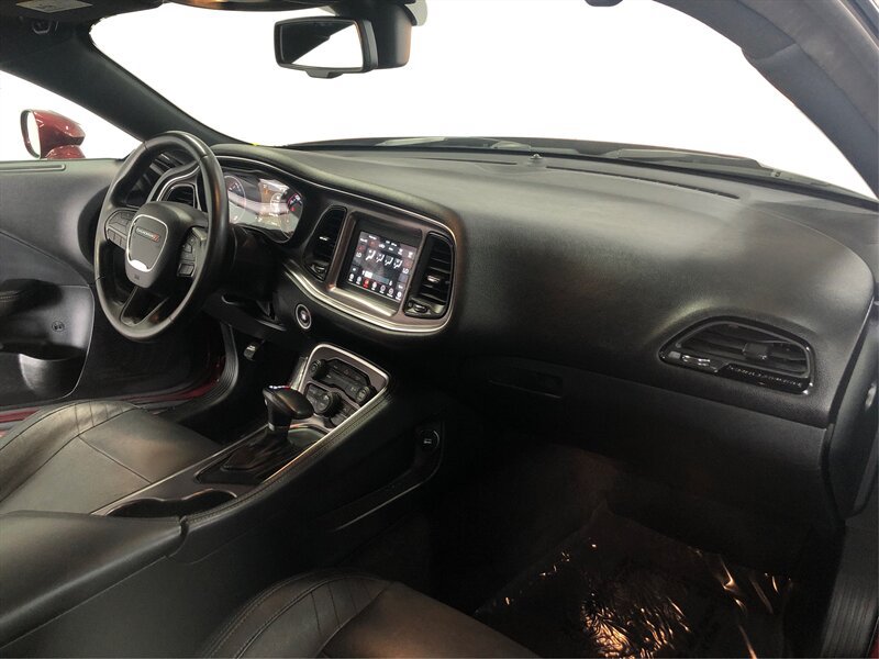 Used 2018 Dodge Challenger SXT RWD image 22