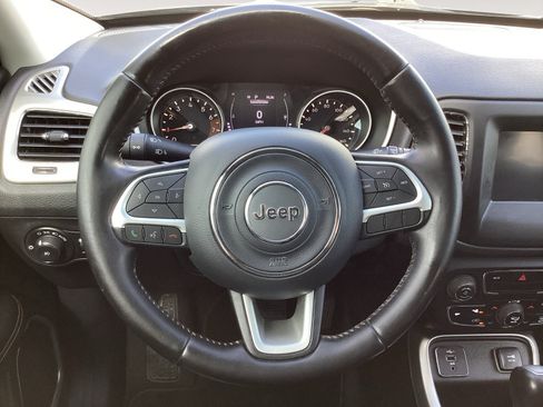Used 2020 Jeep Compass Latitude FWD image 14