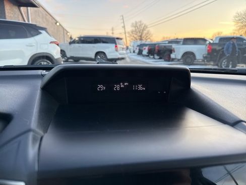 Used 2019 Subaru Impreza 2.0i w/ Eyesight image 30