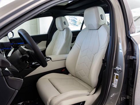 New 2026 BMW 530i w/ Convenience Package image 19