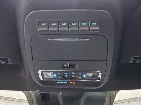 Used 2026 Ford F450 Platinum w/ FX4 Off-Road Package image 37