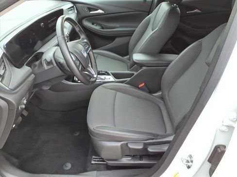 Used 2025 Buick Encore GX Preferred FWD image 5