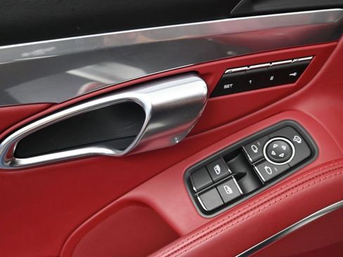 Used 2024 Porsche 718 Boxster image 15