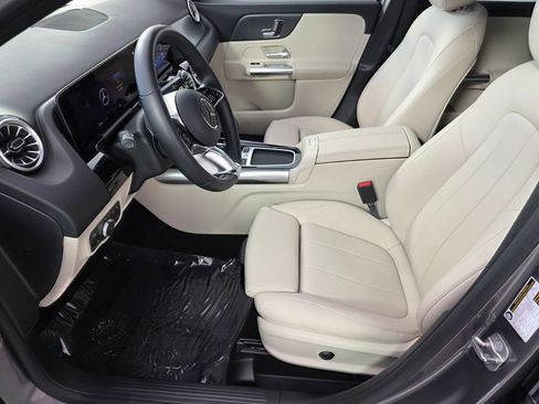 Certified 2025 Mercedes-Benz GLA 250 image 9
