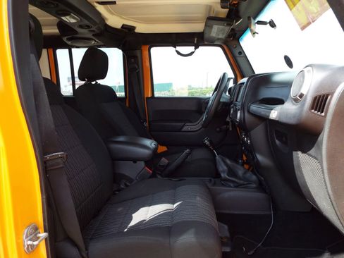 Used 2012 Jeep Wrangler Unlimited Sport AWD/4WD image 21