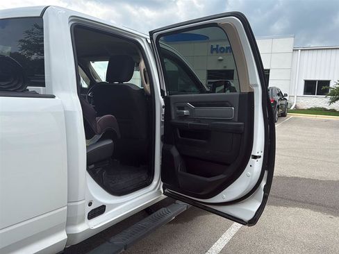 Used 2019 RAM 2500 Big Horn w/ Protection Group AWD/4WD image 15