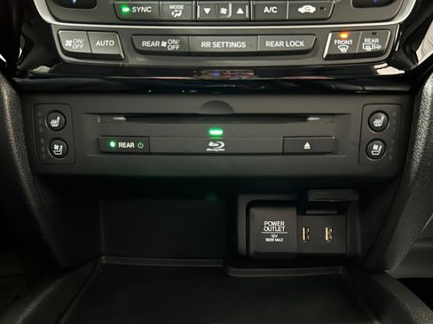 Used 2017 Honda Pilot Elite image 10