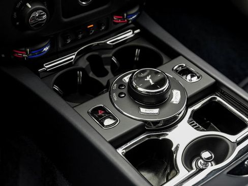 Used 2021 Rolls-Royce Dawn RWD image 24
