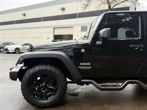Used 2016 Jeep Wrangler Unlimited Sport w/ Connectivity Group image 7