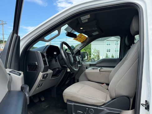Used 2018 Ford F150 XLT w/ Equipment Group 302A Luxury AWD/4WD image 9