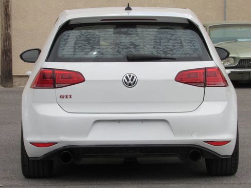 Used 2015 Volkswagen Golf 4-Door image 6