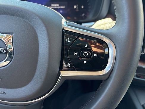 Certified 2023 Volvo XC60 B5 Plus w/ Climate Package image 23