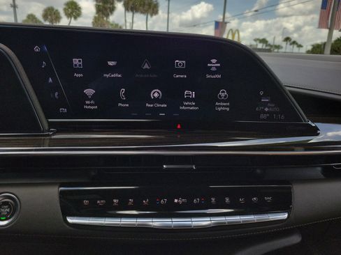 Certified 2023 Cadillac Escalade Premium Luxury w/ Performance Package AWD/4WD image 20