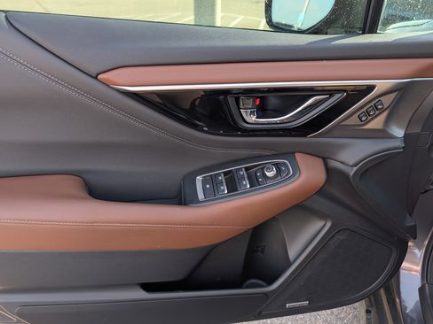 Used 2022 Subaru Outback Touring AWD/4WD image 23