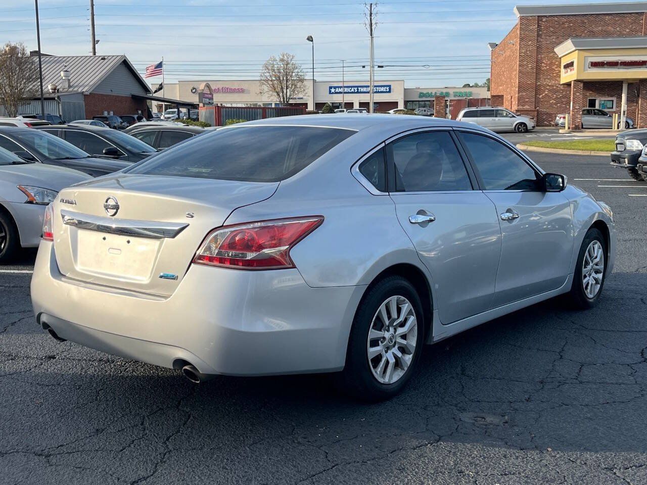 Used 2013 Nissan Altima 2.5 S FWD image 6