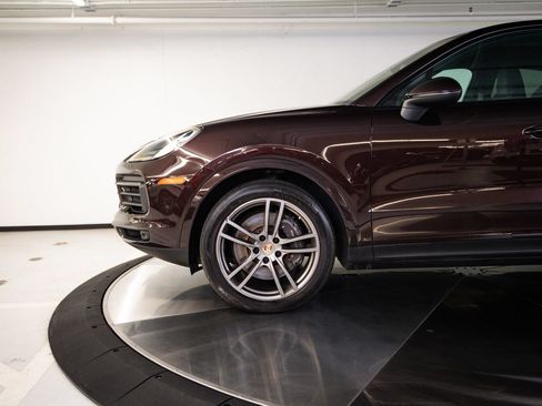 Certified 2023 Porsche Cayenne Platinum Edition AWD/4WD image 11