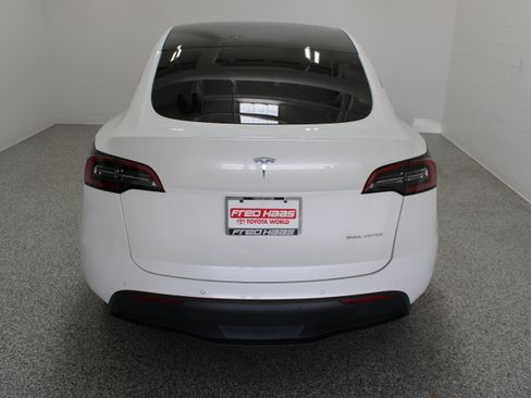 Used 2021 Tesla Model Y Long Range AWD/4WD image 8