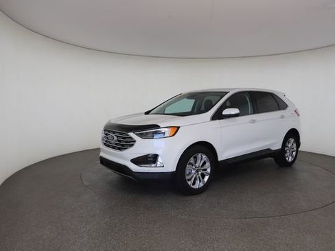 Used 2024 Ford Edge Titanium w/ Equipment Group 301A AWD/4WD image 10